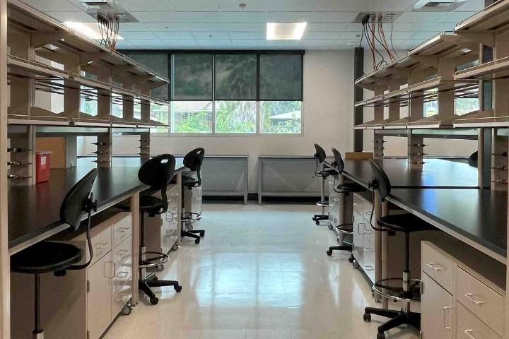 la biospace lab bench